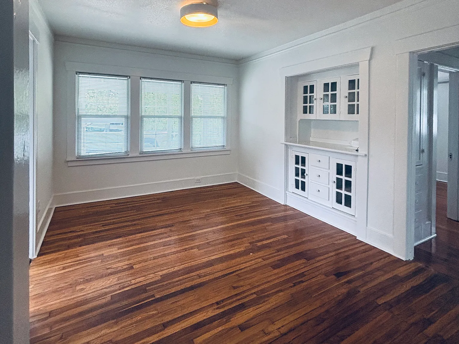 2 bed, 950 sqft, $2,185 — Photo 3
