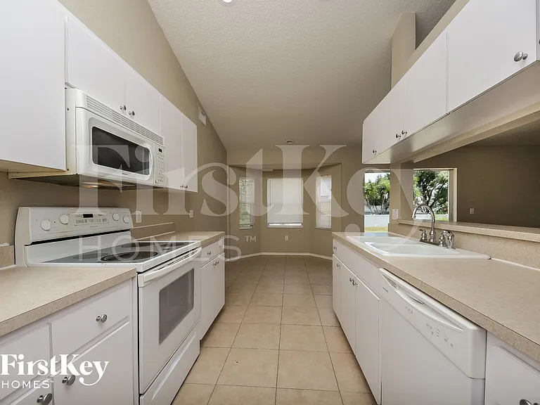 157 Oak Crossing Blvd — Photo 5