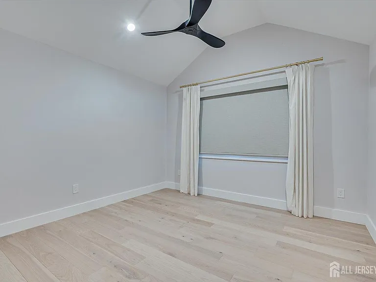 145 Center St — Photo 35
