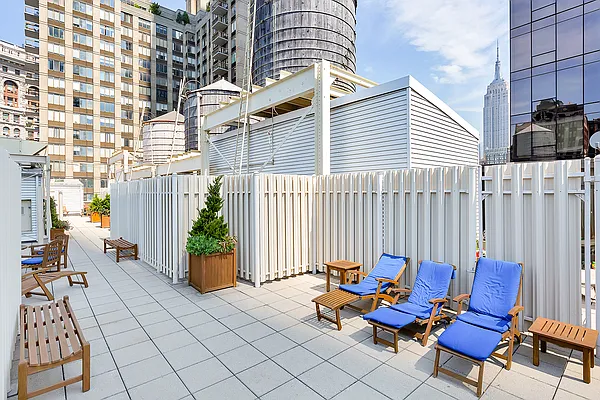 Sold by CORE | media 17