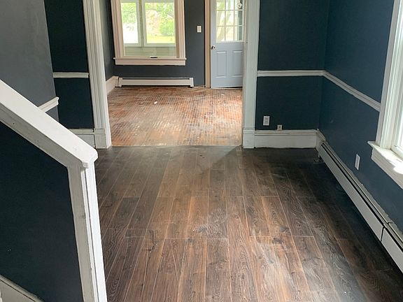 3rd image of 209 S Willow Ave