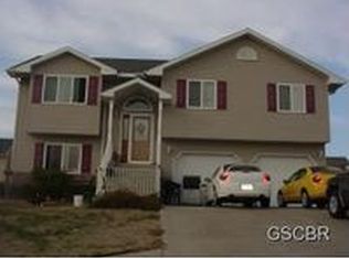 607 Lancaster Cir, Sioux City, IA 51103