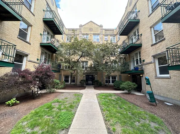 912 W Dakin St #502, Chicago, IL 60613