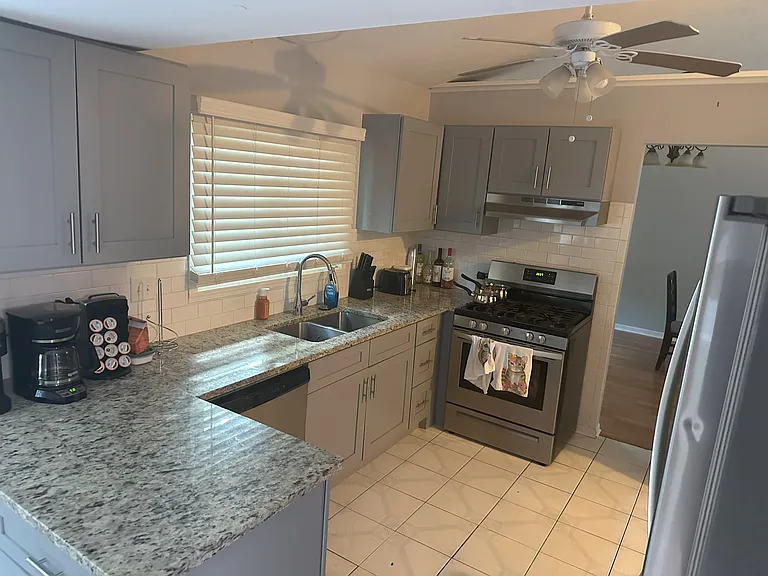 1183 Foxboro Ln — Photo 3