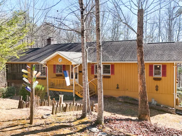 122 Muscadine Dr, Sautee Nacoochee, GA 30571