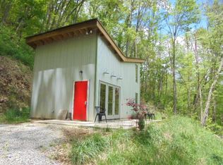 606 Orenda Dr, Franklin, NC 28734