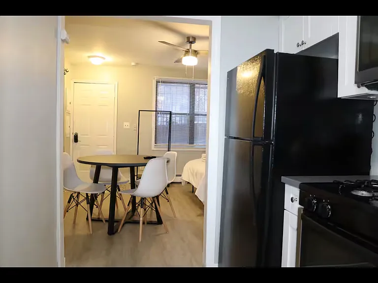 128 Coles St #GARDEN LEVEL — Photo 9