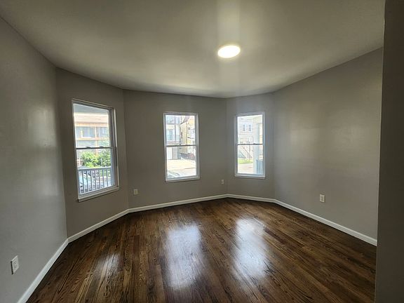 3rd image of 43 N 16th St #1E