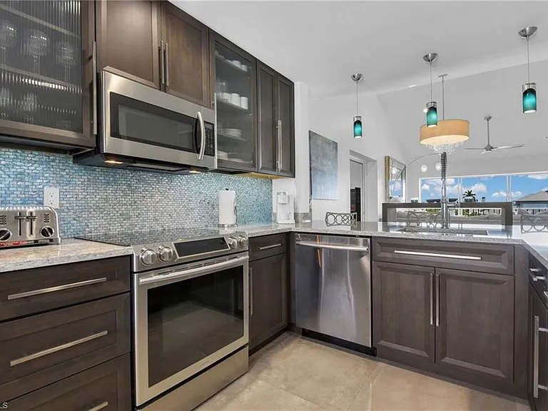 10684 Gulf Shore Dr #B-302 — Photo 3