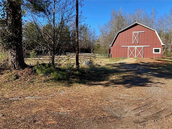 3rd image of 28 Windifred Dr