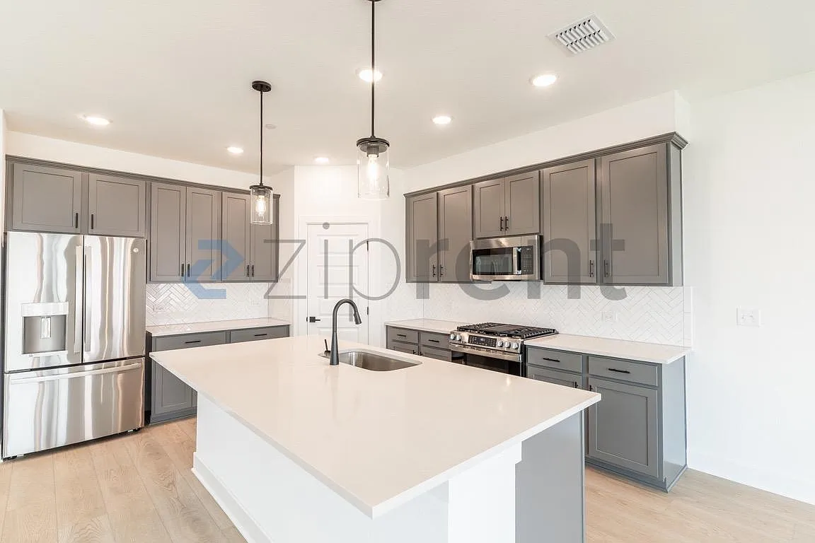 3 bed, 2.5 bath, 1950 sqft, $2,650 — Photo 4