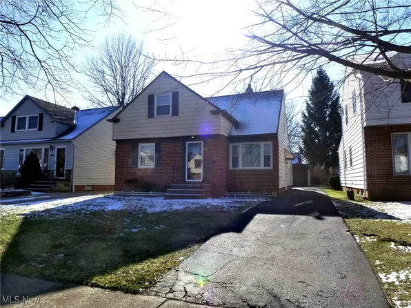 4146 Stonehaven Rd, South Euclid, OH 44121