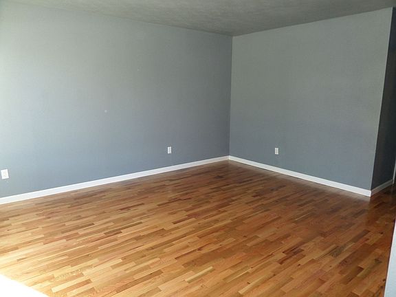 3rd image of 1321 17th St NE