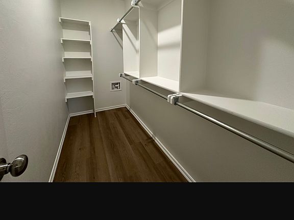 4th image of 11514 University Dr