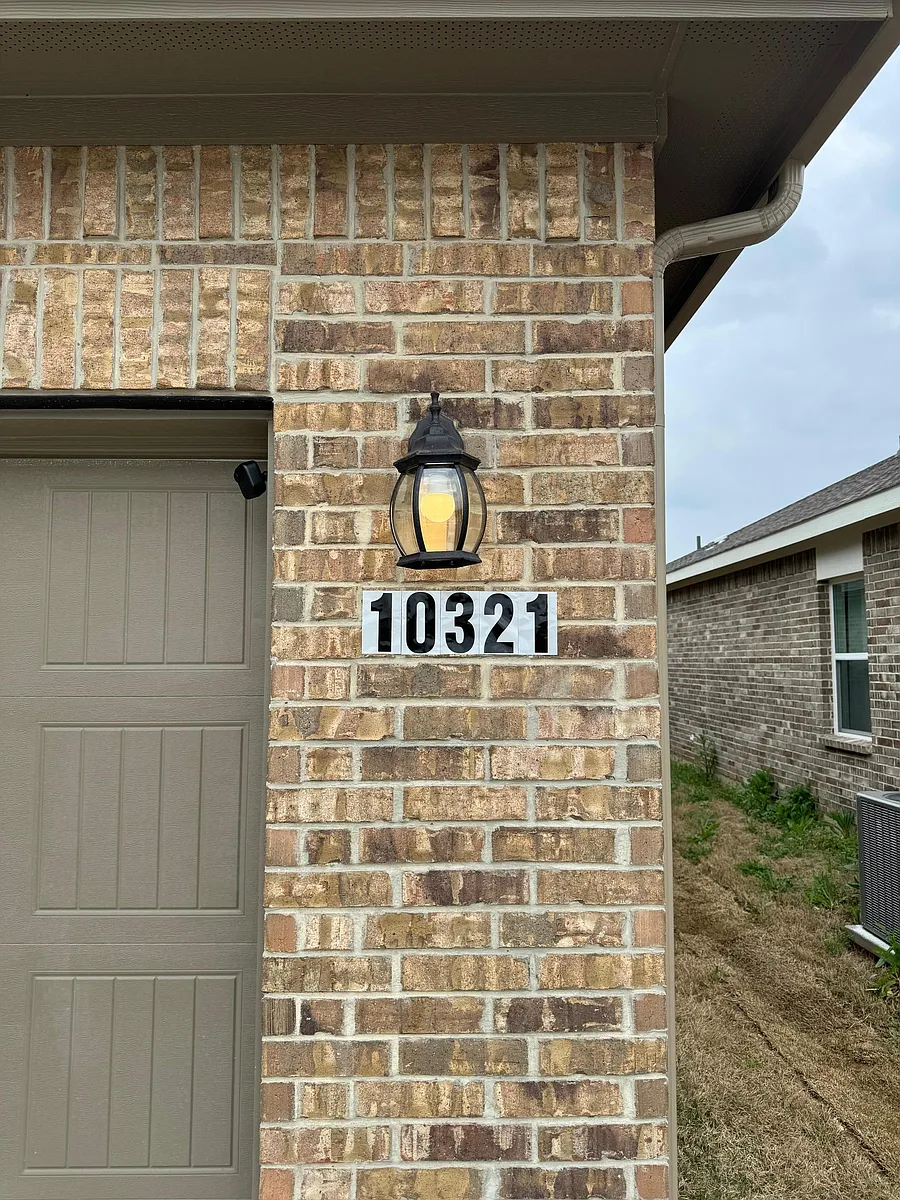Building Photo - 10321 Rosegreen Ln