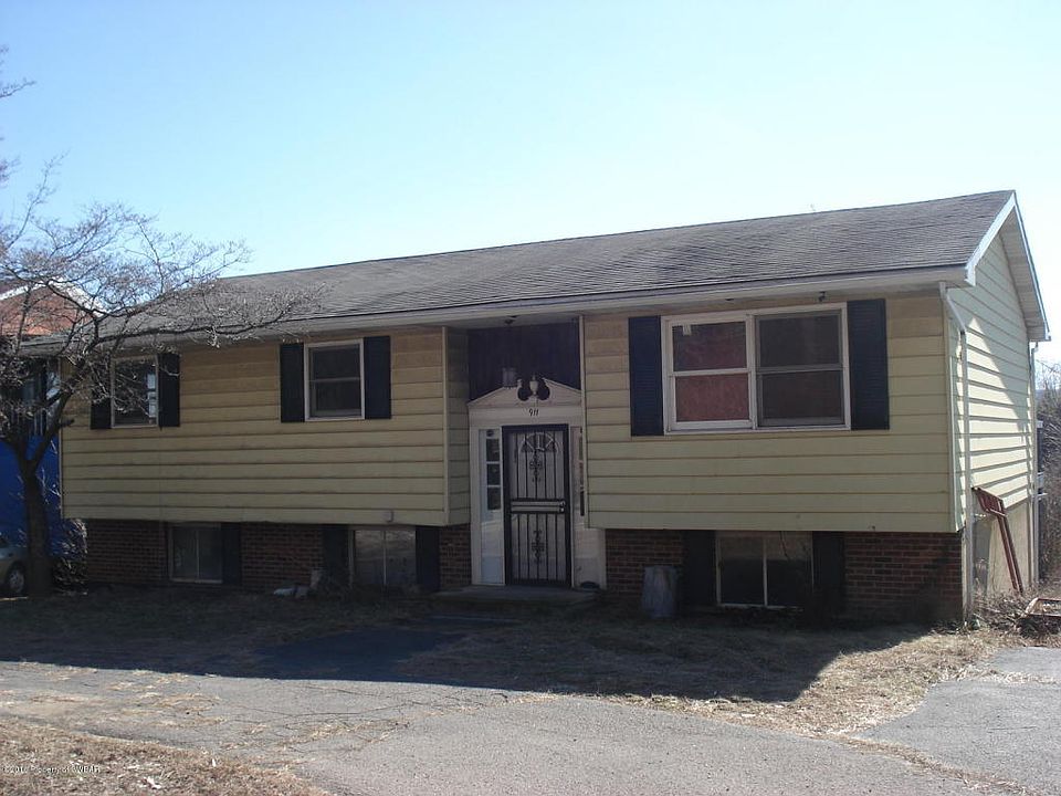 1st image of 911 Main St