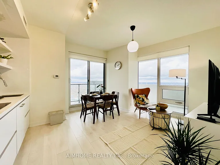 2221 Yonge St #5202 — Photo 8