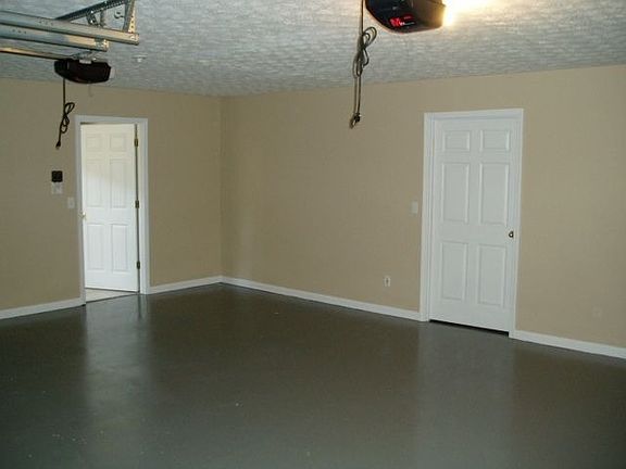 clean oversized garage