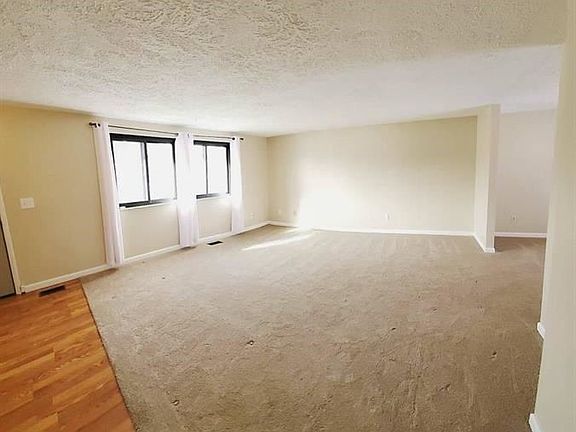 3rd image of 109 Fox Chase Ct
