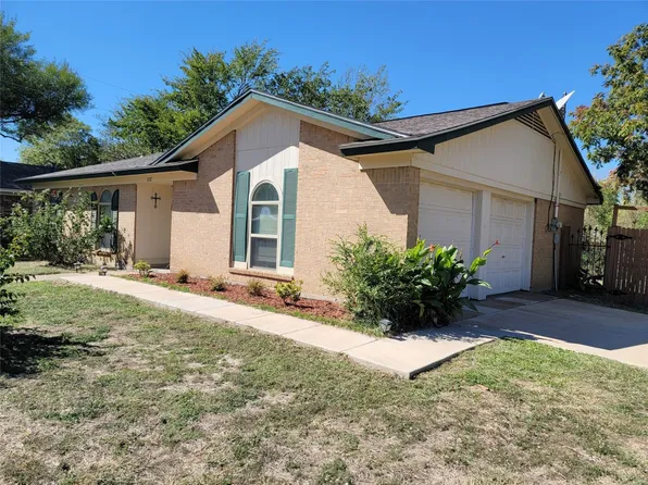 337 NE Michael Dr, Burleson, TX 76028