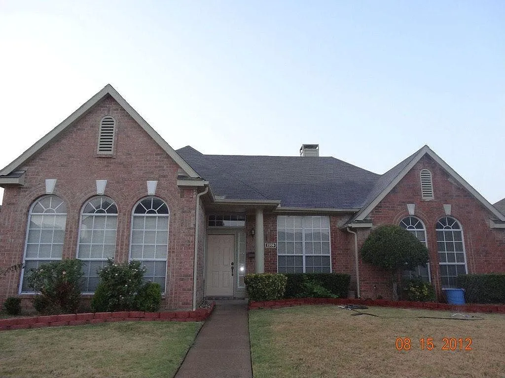 4 bed, 2069 sqft, $2,800 — Photo 3