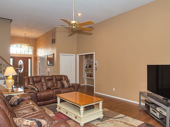3rd image of 84 Grasslands Cir