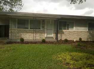 921 Chula Dr, Hazelwood, MO 63042