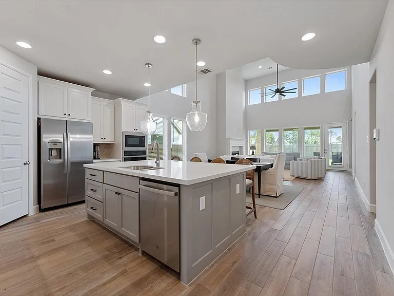 13055 Soaring Forest Dr — Photo 8