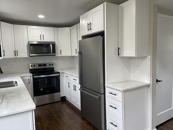 5th image of 3565 Bremen St