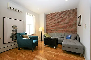 Rented by R New York