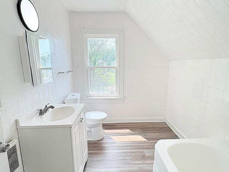 716 Clark St — Photo 20
