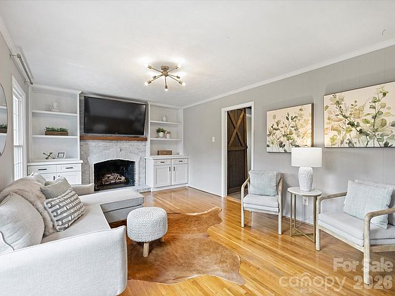 4th image of 3808 Riverbend Rd