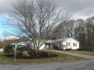 41 Emerald Dr, Dartmouth, MA 02747