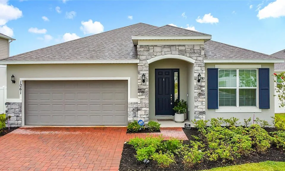 1061 Chasetree Ln