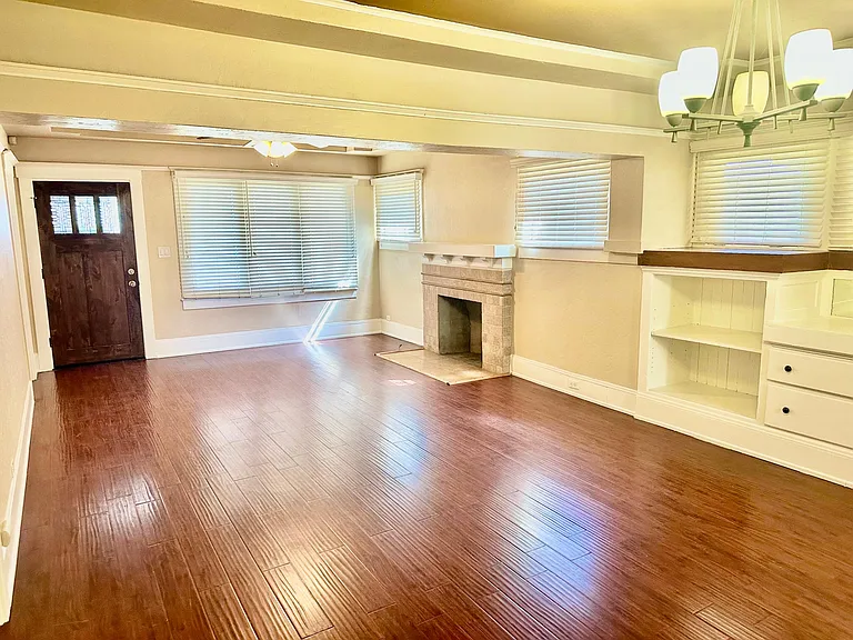 1257 N Thorne Ave — Photo 7