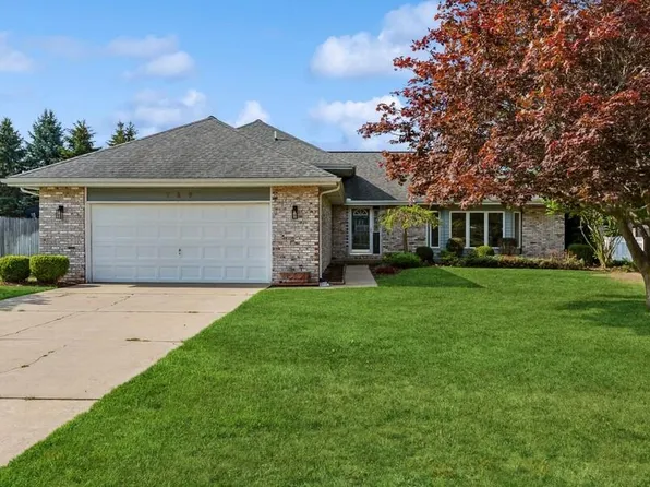 780 Lincoln Pines Pl, Saint Joseph, MI 49085
