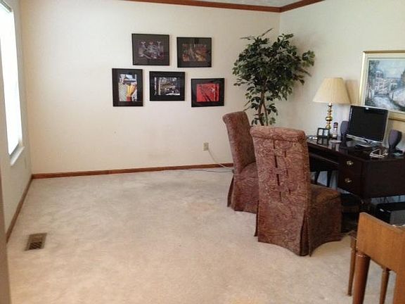 4th image of 8011 Surrey Brook Pl