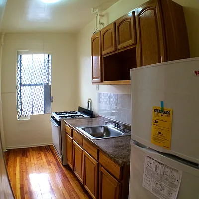 Rented by Uptown Property Group | media 17