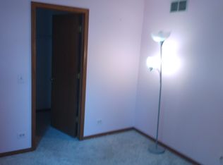 1034 Barberry Ct, Elgin, IL 60120