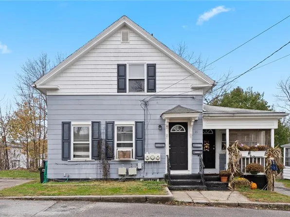 51 Willow St, Coventry, RI 02816