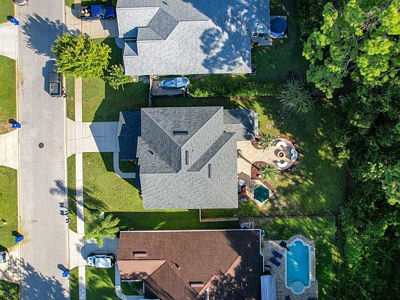 2nd image of 124 Camden Cay Dr