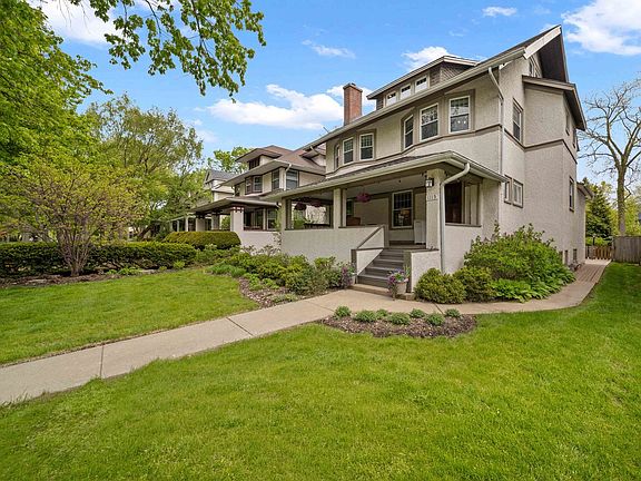 3rd image of 1115 Forest Ave