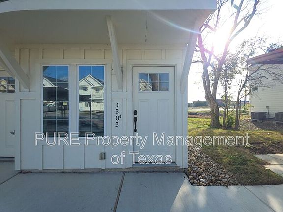 2nd image of 2002 W 2nd St Unit 1202