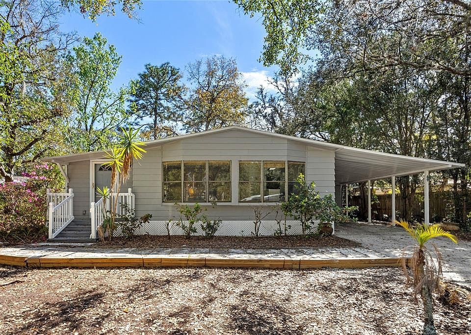 1st image of 144 E PLANTATION BOULEVARD