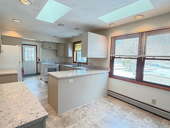 5th image of 3368 Oak Hill Rd