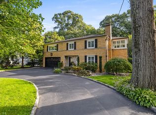 22 Oak Ridge Rd, Reading, MA 01867