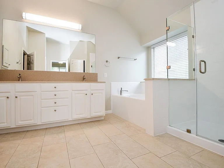 802 Childers Ct — Photo 32