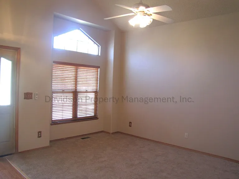 6085 Whirlwind Dr — Photo 2