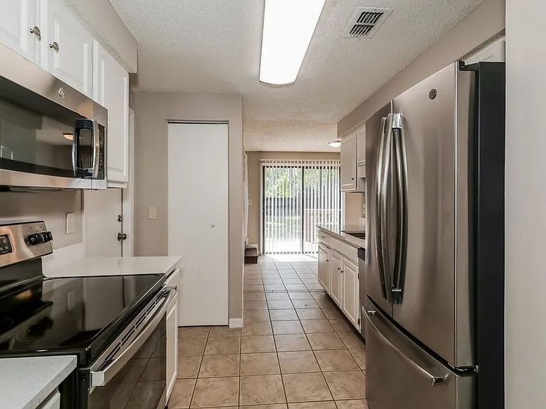 11159 Wethersfield Ct — Photo 9