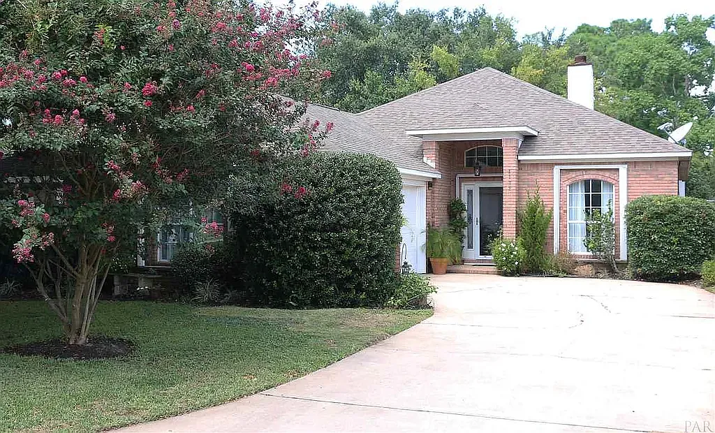3 bed, 1757 sqft, $2,200 — Photo 1